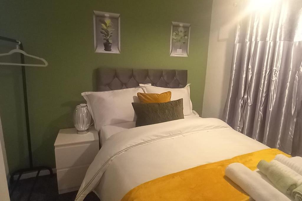 Golden Plush Suites - Beautiful Luxury 3 Bed House In Leicester Exterior photo
