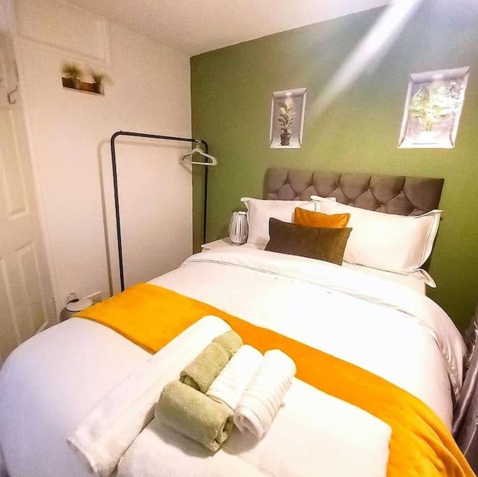 Golden Plush Suites - Beautiful Luxury 3 Bed House In Leicester Exterior photo